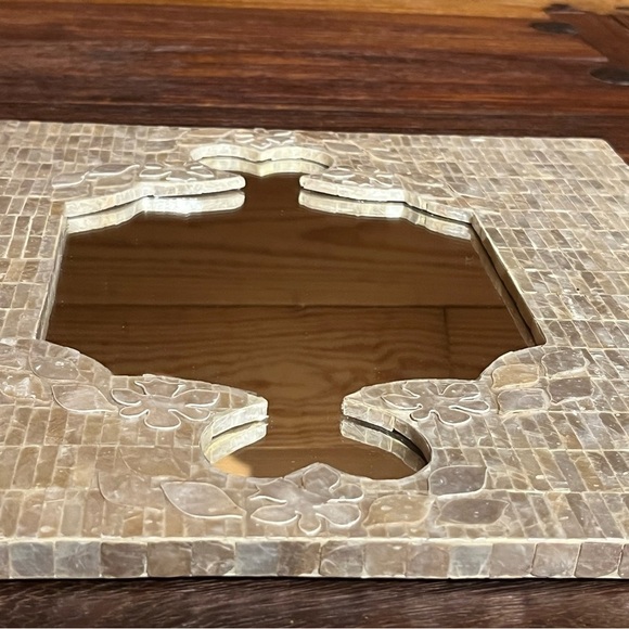 Mother of Pearl Capiz Shell Handmade Mosaic Floral Wall Art Mirror 16" x 16" - Picture 5 of 10